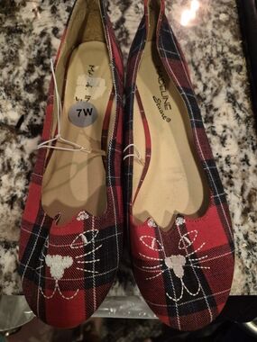 Madeline Stuart Red Plaid Cat-Embroidered Slip-On Flats